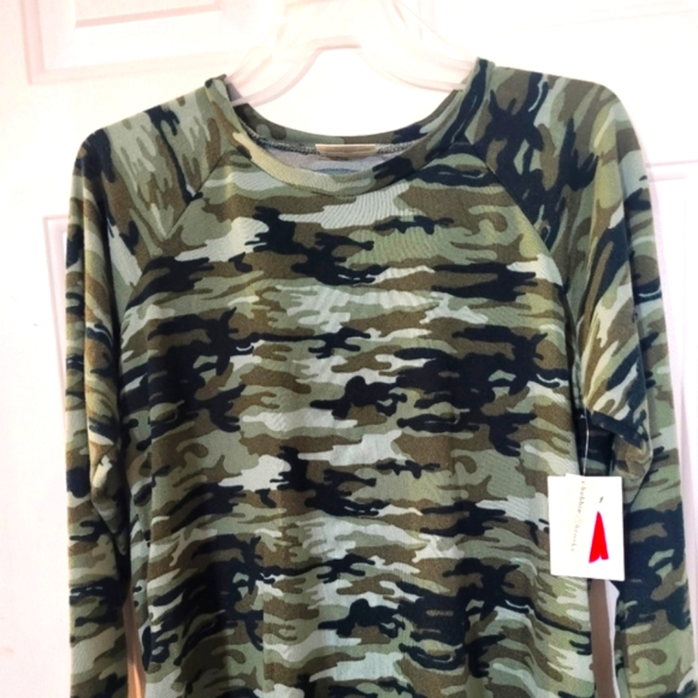 NWT Camo Soft Lightweight Sweater~Shirt~Women's~Small